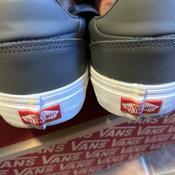 Men’s Leather vans size 9, great condition - Picture 3 of 4